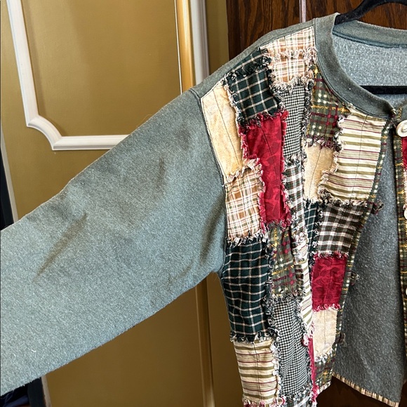 Vintage handmade Patchwork Quilted Button Cardigan - 23 inches pit to pit. - Picture 6 of 12